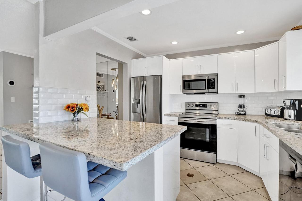 New! Waterfront Heated Pool & Jacuzzi 2 Mi To Beach - Fishing Pier Relaxing Spa & Hammock Fort Lauderdale Dış mekan fotoğraf